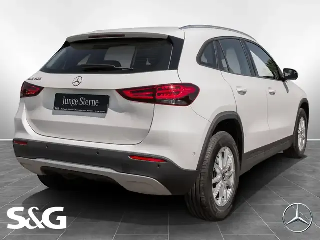Mercedes-Benz GLA 200