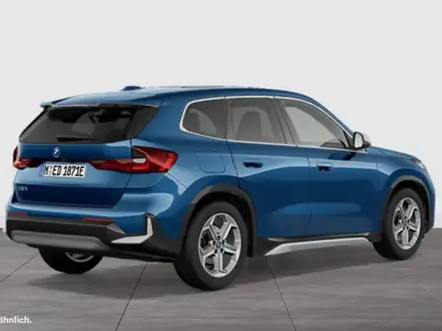 BMW iX1