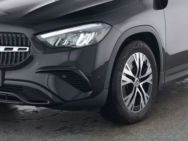 Mercedes-Benz GLA 220