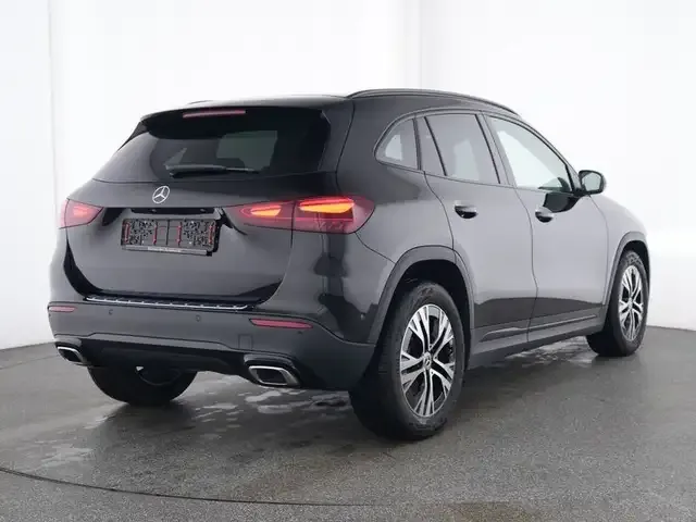 Mercedes-Benz GLA 220