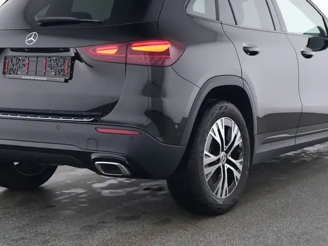 Mercedes-Benz GLA 220