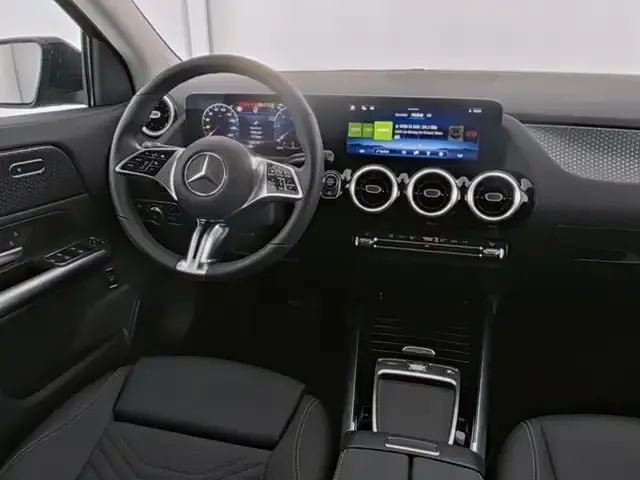 Mercedes-Benz GLA 220