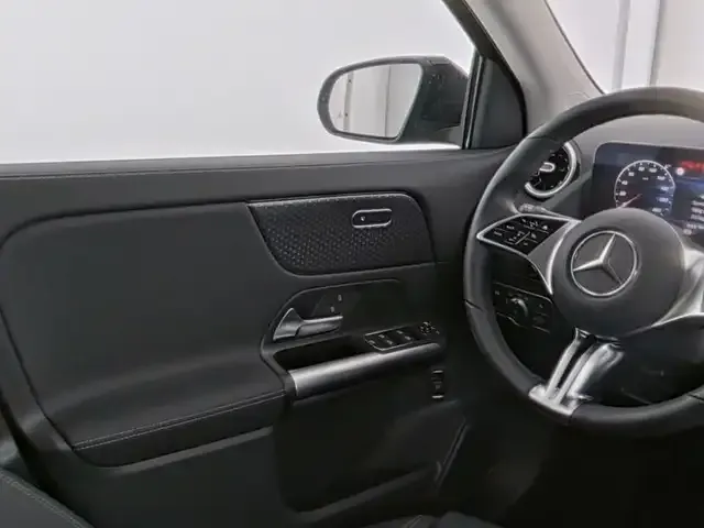 Mercedes-Benz GLA 220