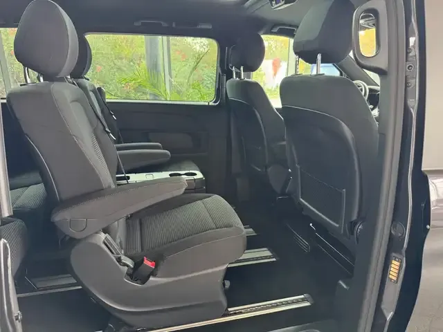 Mercedes-Benz V 250