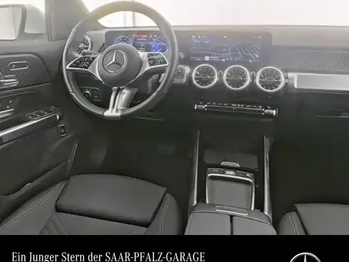 Mercedes-Benz EQB 300