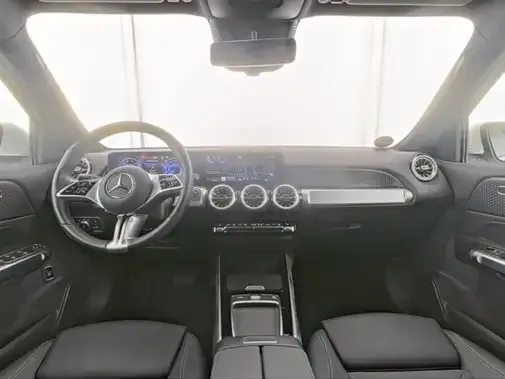 Mercedes-Benz EQB 300