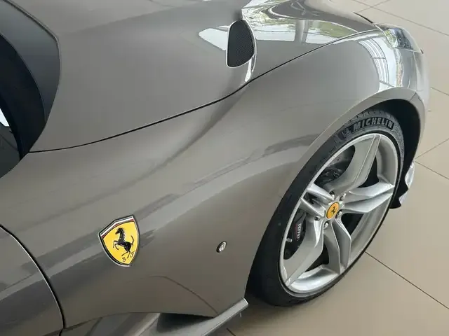 Ferrari 812