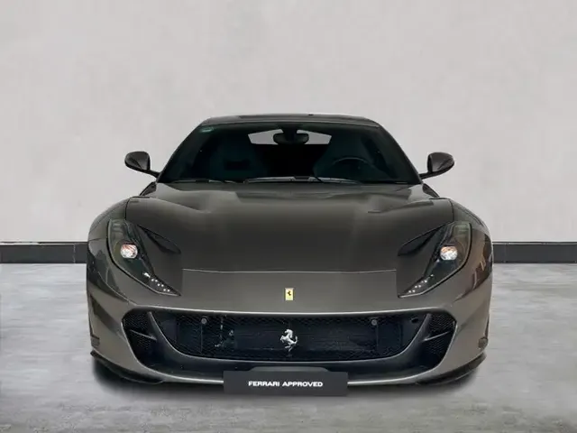 Ferrari 812