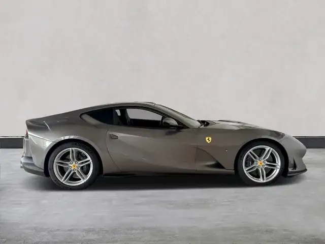Ferrari 812