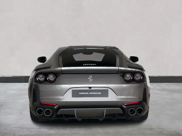 Ferrari 812
