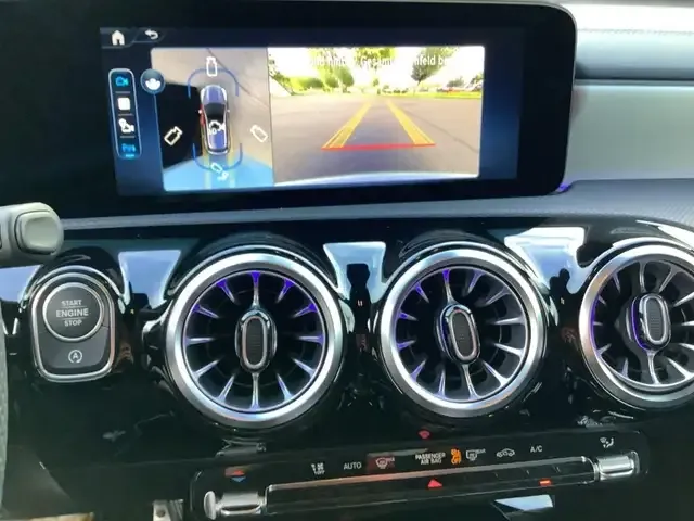 Mercedes-Benz CLA 220