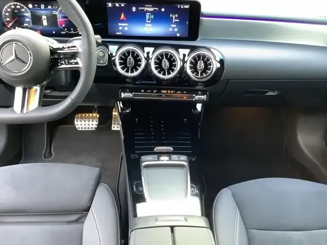 Mercedes-Benz CLA 220