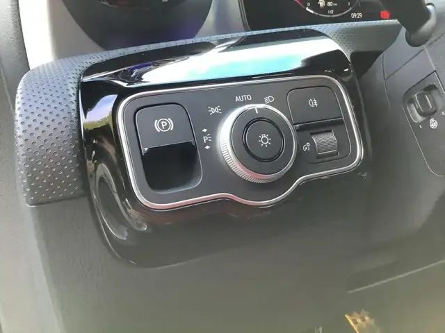 Mercedes-Benz CLA 220