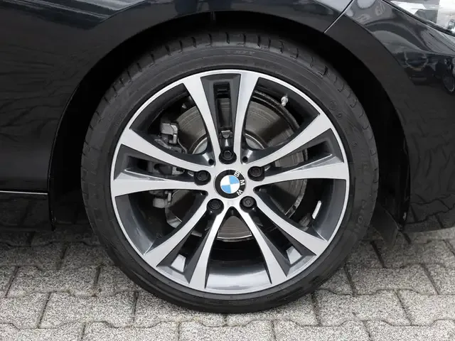 BMW 230