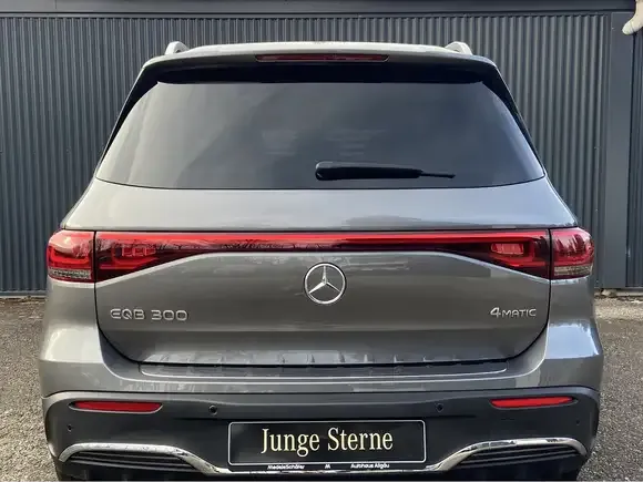 Mercedes-Benz EQB 300