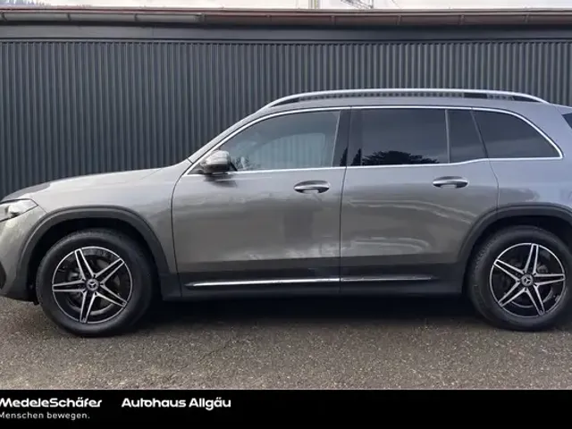 Mercedes-Benz EQB 300