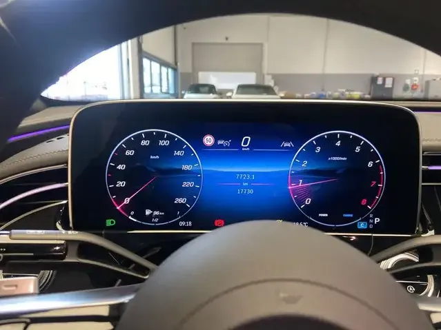 Mercedes-Benz E 200