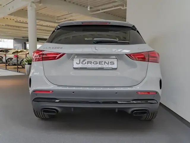 Mercedes-Benz GLA 220