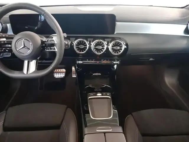 Mercedes-Benz CLA 220