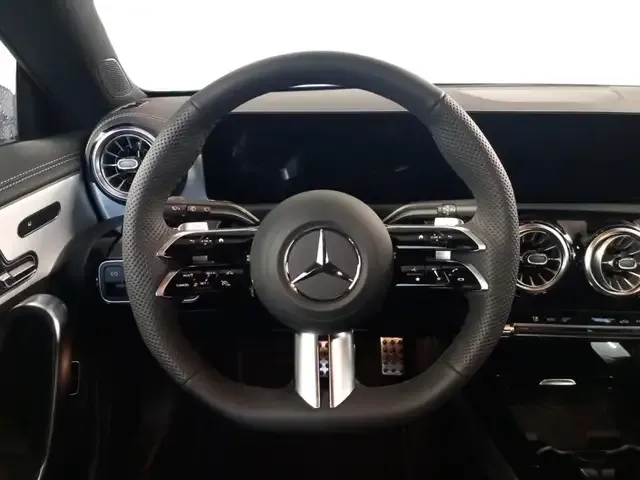 Mercedes-Benz CLA 220