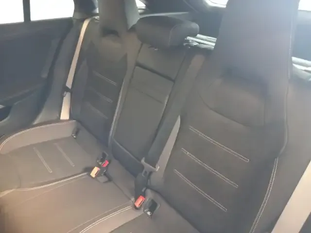 Mercedes-Benz CLA 220