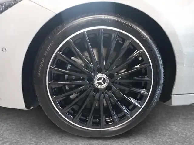 Mercedes-Benz CLA 220