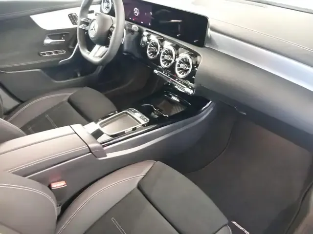 Mercedes-Benz CLA 220