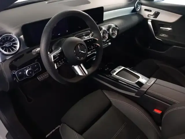 Mercedes-Benz CLA 220