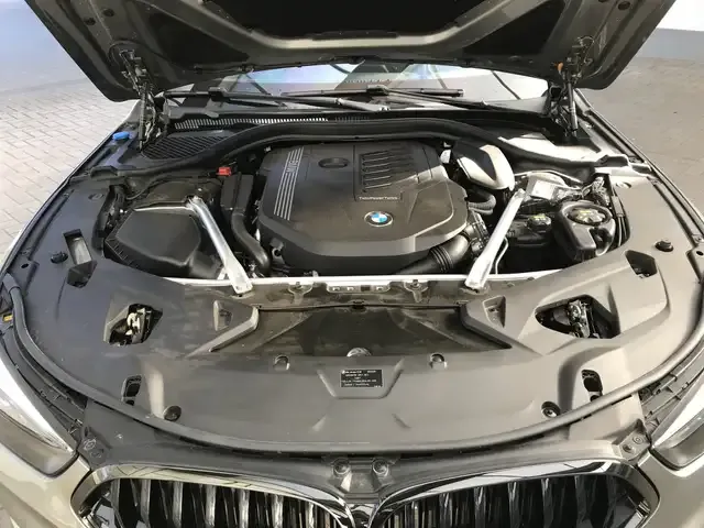 BMW 840