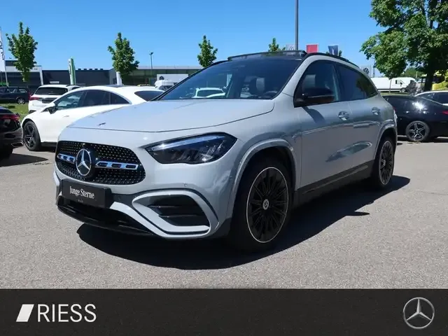 Mercedes-Benz GLA 200