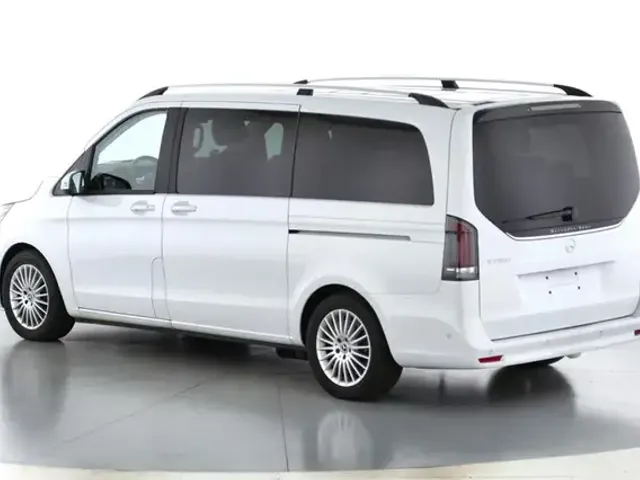 Mercedes-Benz V 250