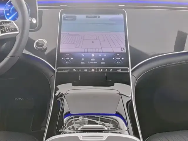 Mercedes-Benz EQE 300