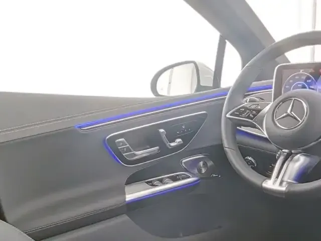 Mercedes-Benz EQE 300