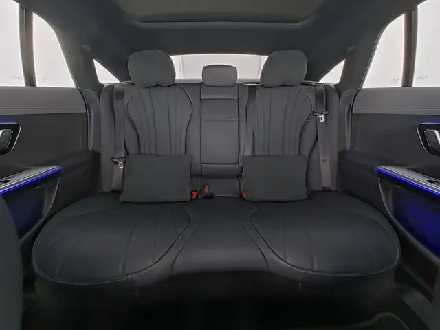 Mercedes-Benz EQE 300