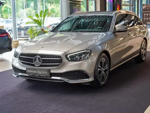 Mercedes-Benz E 200