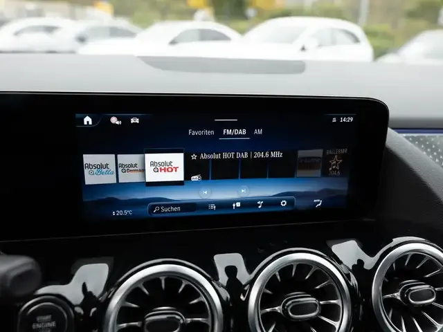 Mercedes-Benz GLA 200