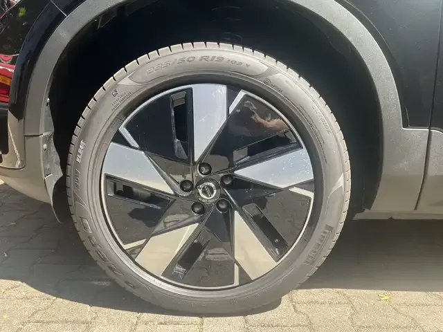 Volvo EX40