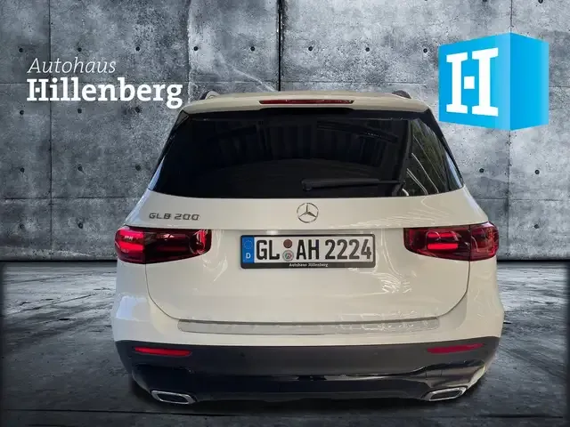 Mercedes-Benz GLB 200