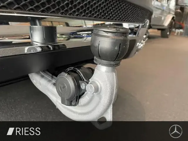 Mercedes-Benz GLB 220