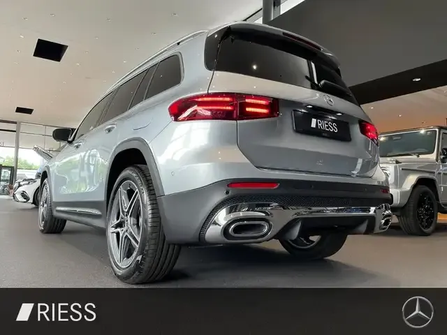 Mercedes-Benz GLB 220