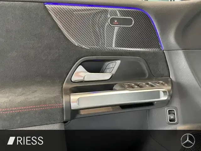 Mercedes-Benz GLB 220