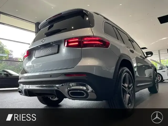 Mercedes-Benz GLB 220