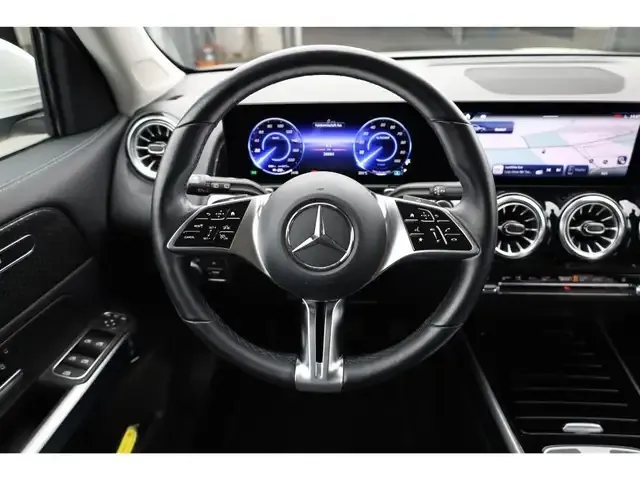Mercedes-Benz EQB 250