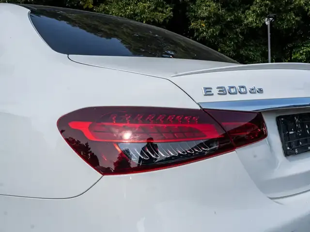 Mercedes-Benz E 300