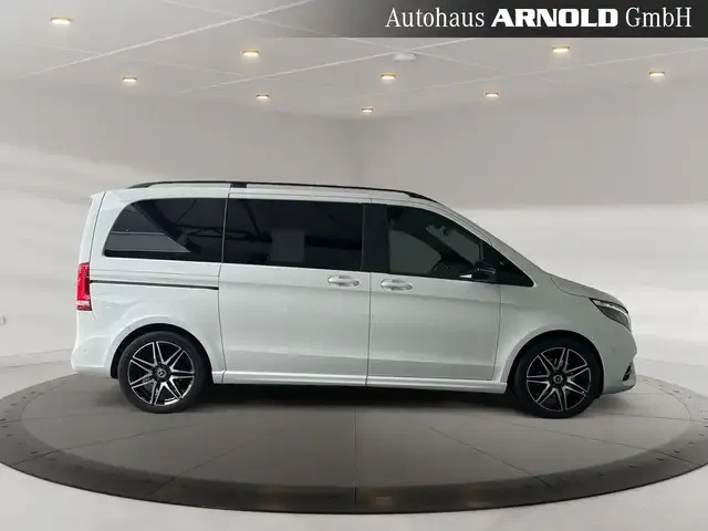 Mercedes-Benz V 250