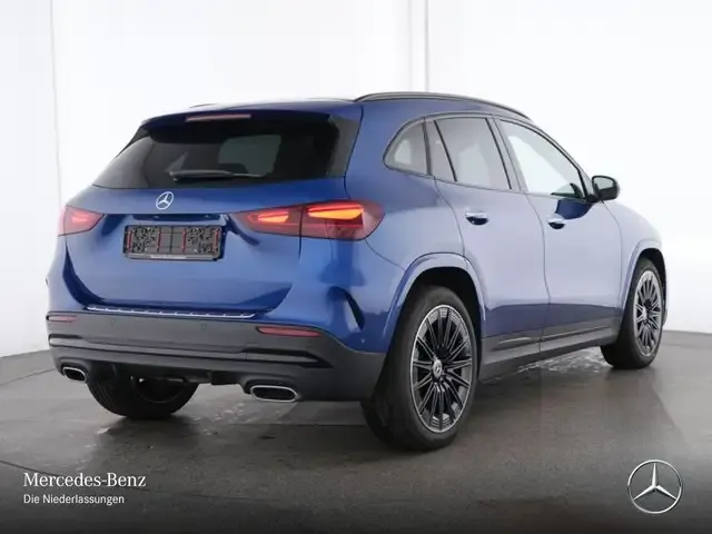 Mercedes-Benz GLA 220