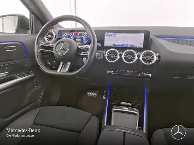 Mercedes-Benz GLA 220
