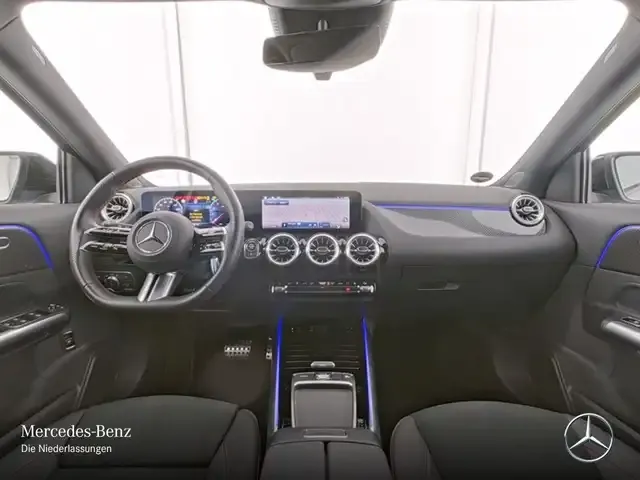 Mercedes-Benz GLA 220