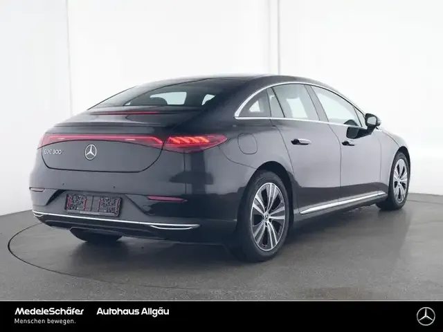 Mercedes-Benz EQE 300