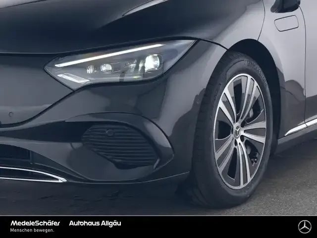 Mercedes-Benz EQE 300